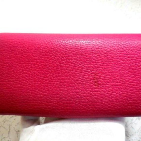 Gucci Fuchsia W Gold Hardware XL Checkbook Size - Picture 6 of 8